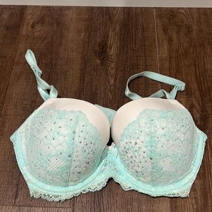 Victoria’s Secret dream angels Demi